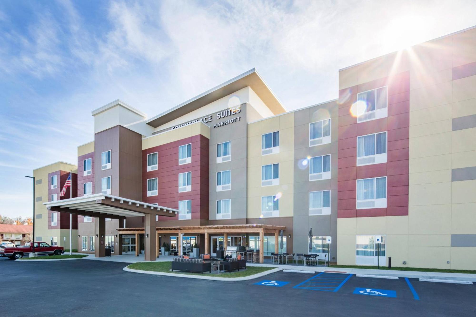 Towneplace Suites By Marriott Кливленд Экстерьер фото